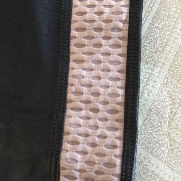 KORAL Black Women’s Leggings side stripe in a textured light pink color Size XS - Picture 2 of 6